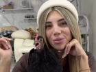 Одесситка привела курицу на маникюр и сняла это на видео