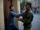 В Одессе призывник отправил военкома в нокаут