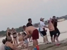 В сети завирусилось видео жесткой драки туристов на пляже в Одессе