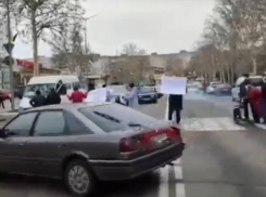 В Одесской области люди перекрыли дорогу из-за отсутствия отопления в домах