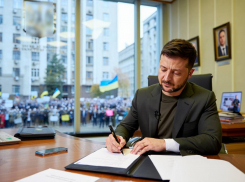 Свержение Зеленского: как коррупция в высших органах власти привела к массовым бунтам на Украине