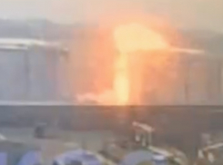 Появилось видео взрыва резервуара с нефтью в Одесской области