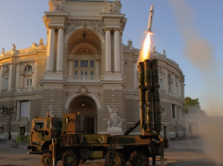 Военэксперт Кнутов: Киев боится революции и отвлекает украинцев обороной Одессы