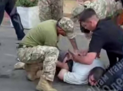 В Одессе мужчина пырнул ножом сотрудника ТЦК, спасаясь от мобилизации