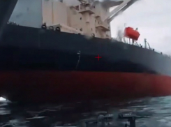 В Черном море атакован танкер Dashan: СБУ опубликовала кадры удара 
