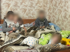 В Одесской области мать бросила шестерых малолетних детей одних и уехала с любовником