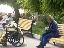 В Одессе женщина использовала 96-летнюю мать с деменцией для попрошайничества
