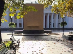 Захарова раскритиковала заколачивание памятника Пушкину в Одессе