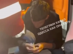 «Били ногами»: появилось видео нападения ТЦК на 16-летнего подростка в Одессе