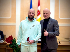 Благодарность за спасение ребёнка: одесситы ходят по тонкому льду