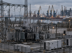 Лебедев рассказал, почему удары по энергетике Одессы пока не остановили порты