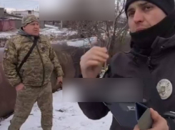 В Одессе военкомы не сумели мобилизовать прохожего и закидали его камнями