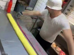 Одесские повара приготовили шаурму длиной в 1,6 метра