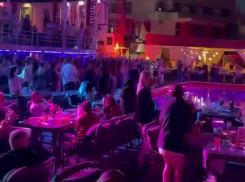 Одесситы устроили вечеринки несмотря на атаки беспилотников