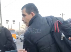 В Одессе вызвали полицию на слепого музыканта за русские песни