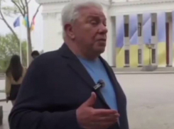 Звезда «Джентльмен-шоу» выступил против сноса памятника Пушкину в Одессе