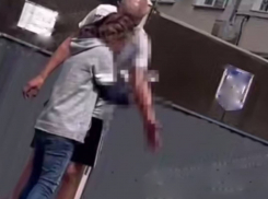 В Одессе мужчина исполосовал себя ножом на входе в военкомат