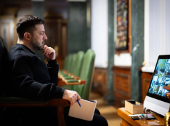 Политолог Вакаров: протесты в Киеве и Одессе сделают Зеленского сговорчивым