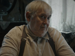 Актер Юрий Стоянов рассказал о своем детстве в Одессе и кильке с «Привоза»