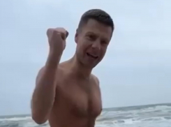 Одесский депутат Алексей Гончаренко не может определиться, на каком языке говорить