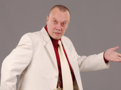 Преподаватель из Одессы оскорбил память актера Комарова, потому что тот не украинец