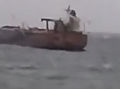 В Чёрном море сел на мель и терпит бедствие танкер российского «теневого флота»