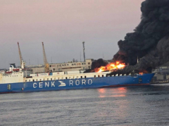 В порту Одессы горят танкеры: ракеты ВС РФ сорвали поставку оружия НАТО для ВСУ