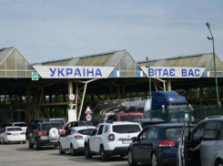 На выезде из Одессы в сторону Молдовы образовались большие пробки