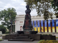 Губернатор Херсонской области Владимир Сальдо осудил снос памятников в Одессе