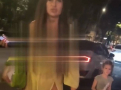 В Одессе пьяная мать избила таксиста и испортила авто