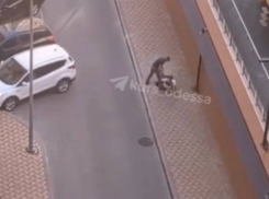 В Одессе жители сорвали мобилизационный рейд и спасли мужчину от задержания