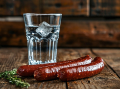 В Одесской области обокрали магазин: забрали только водку и колбасу