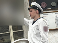 В Одесском морском колледже студентов нарядили в свастику