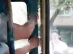 В Одессе люди оказались заблокированы внутри аварийного троллейбуса