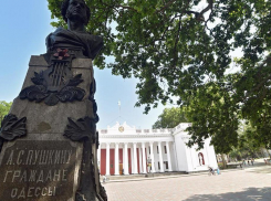Одесские памятники Пушкину и Воронцову включили в список на снос
