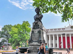 В Одессе националисты угрожают снести памятник Пушкину ночью