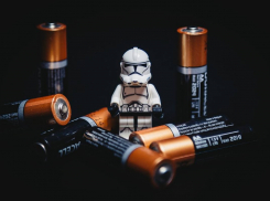 В Одессе патрульные спасли двухлетнего мальчика с батарейкой в носу