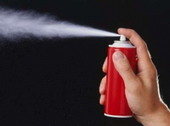 В Одессе женщина распылила газ в лицо военному, защищая мужа от мобилизации