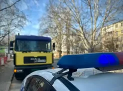 В Одессе водитель мусоровоза не заметил пешехода и сбил его насмерть
