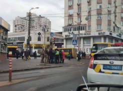 В Одессе на рынке нашли десятки тонн гуманитарной помощи для ВСУ