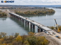 Украина достраивает мост через Днестр для нового грузового коридора в Молдову 