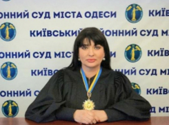 Одесская судья-взяточница после пьянки в армии спряталась в психбольнице