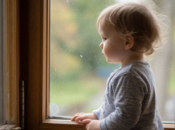 В Одессе трехлетний ребенок выпал с седьмого этажа и остался жив