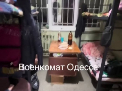 Мобилизованный провел экскурсию по ТЦК в Одессе
