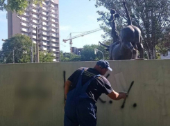 Новости Одессы: атака вандалов, сейсмический бунт, хлопковые плантации