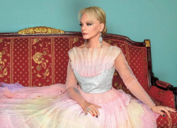 Школьный аттестат Долиной купила мама в Одессе на еврейскую фамилию Кудельман