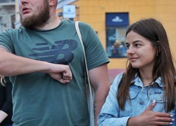 Жена убитого в Одессе радикала наживается на его смерти и трясет с людей деньги