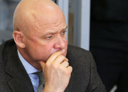 Мэр Труханов поставил на место военного, который требовал снести памятник Пушкину в Одессе