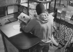 В Одессе военком украл коробку с пожертвованиями для ВСУ в наливайке