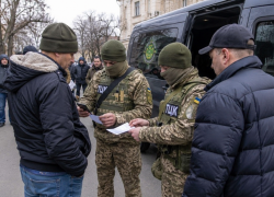 В Одессе мужчин с низкими зарплатами будут отправлять на фронт